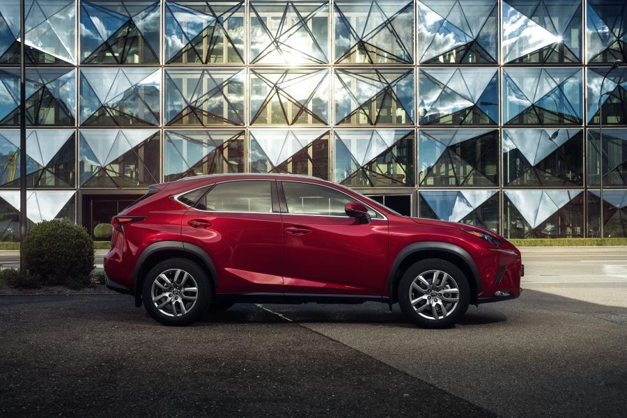 Lexus NX200 2018 года  (CIS) (фото 33 из 43)
